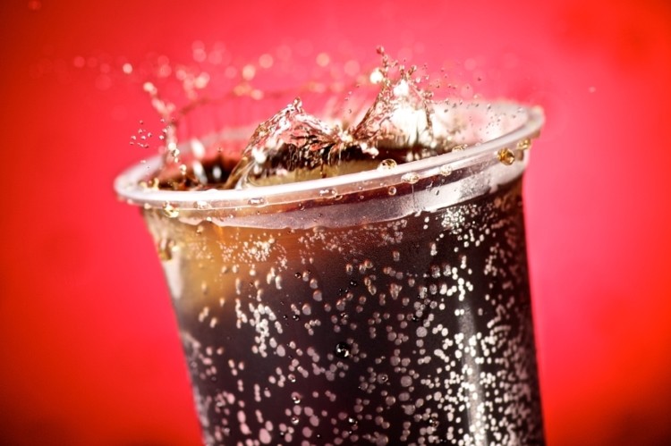 Minuman Bersoda Dinamakan Soft Drinks
